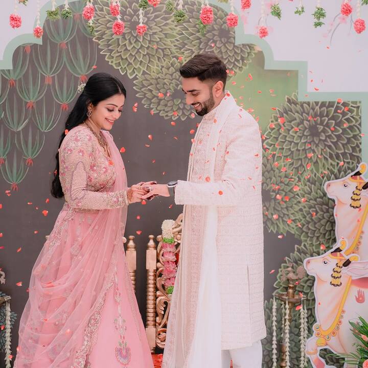 இந்த படத்தில் விஷாலுக்கு ஜோடியாக பேபி என்கிற கதாபாத்திரத்தில் நடித்திருந்தார். இதை தொடர்ந்து தெகிடி, பலூன், ஹாட்ஸ்பாட், விதி மதி உள்ளிட்ட தமிழ் திரைப்படங்களிலும், சில மலையாள படங்களிலும் நடித்தார்.