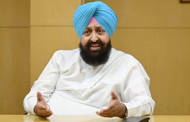 Pratap Bajwa will not be arrested High Court gives big relief ਪ੍ਰਤਾਪ ਬਾਜਵਾ ਦੀ ਨਹੀਂ ਹੋਵੇਗੀ ਗ੍ਰਿਫ਼ਤਾਰੀ, ਹਾਈਕੋਰਟ ਨੇ ਦਿੱਤੀ ਵੱਡੀ ਰਾਹਤ, ਸਰਕਾਰ ਨੂੰ ਕੱਢਿਆ ਨੋਟਿਸ, ਬਾਜਵਾ 'ਤੇ ਵੀ ਲਾਈ ਰੋਕ