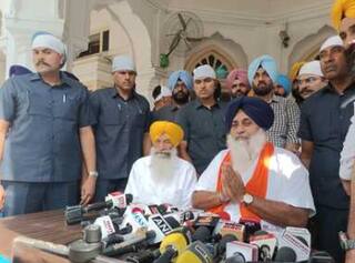 Punjab News: ਪ੍ਰਧਾਨ ਬਣਦਿਆਂ ਹੀ ਸੁਖਬੀਰ ਬਾਦਲ ਮੁੜ ਕਸੂਤੇ ਘਿਰੇ, ਮਹਿੰਗਾ ਪੈ ਸਕਦਾ ਜਥੇਦਾਰਾਂ ਨੂੰ ਪੁੱਠਾ-ਸਿੱਧਾ ਬੋਲਣਾ