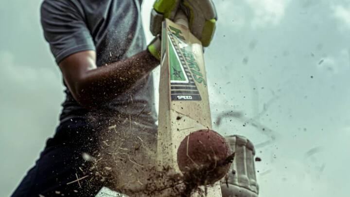 हैंडल के अलावा ब्लेड को लेकर नियम हैं कि इसकी कुल लंबाई 38 इंच या 96.52 सेंटीमीटर से ज्यादा नहीं हो सकती. ब्लेड की चौड़ाई अधिकतम 4.25 इंच हो सकती है.