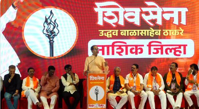 उन्होंने ये भी कहा कि हमारे अपने कुछ लोग भी सोचने पर मजबूर करते हैं,  लेकिन हम डगमगाने वालों में से नहीं हैं. आज बीजेपी ने मुंबई में बूथ लेवल पर कैसी तैयारी की है. हमें भी उतनी ही तैयारी दिखानी होगी. हमारी तैयारी बूथ स्तर पर होनी चाहिए.