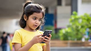 Mobile Ban in Schools: इस देश में मोबाइल फोन पर लगने वाला है बैन, जानिए क्या है कारण