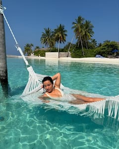 Neha Sharma: మాల్దీవుల్లో చిరుత హీరోయిన్ నేహా శర్మ... బికినీలో చిల్ అవుతోందమ్మా!