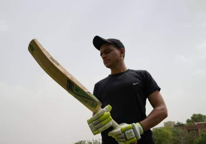 ਆਈਪੀਐਲ ਵਿੱਚ, ਇਹ ਨਿਯਮ ਬੱਲੇ ਦੇ ਆਕਾਰ ਨੂੰ ਲੈਕੇ ਹੈ। ਹਾਲਾਂਕਿ, ਇਸ ਦੌਰਾਨ ਨਿਯਮਾਂ ਦੀ ਉਲੰਘਣਾ ਕਰਨ 'ਤੇ ਬੱਲੇਬਾਜ਼ 'ਤੇ ਜੁਰਮਾਨੇ ਦੀ ਕੋਈ ਵਿਵਸਥਾ ਨਹੀਂ ਹੈ। ਬੱਲੇਬਾਜ਼ ਨੂੰ ਸਿਰਫ਼ ਆਪਣਾ ਬੱਲਾ ਬਦਲਣ ਲਈ ਕਿਹਾ ਜਾਂਦਾ ਹੈ।