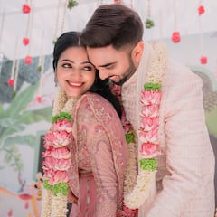 Janani Engagement: 36 வயதில் பேச்சிலர் லைஃப்புக்கு எண்டு கார்டு போட்ட நடிகை ஜனனி! பிரமாண்டமாக நடந்த நிச்சயம்; காதலர் யார் தெரியுமா?