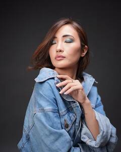 Pics: શર્ટના બટન ખોલીને ચુમ દરાંગે બતાવી મદમસ્ત અદાઓ, તસવીરોએ વધાર્યો ઇન્ટરનેટનો પારો