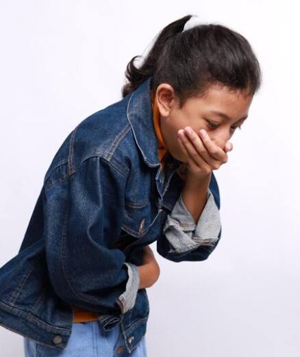 ਜੇਕਰ ਤੁਹਾਡੇ ਮੂੰਹ ਦੇ ਛਾਲੇ 3 ਹਫ਼ਤਿਆਂ ਦੇ ਅੰਦਰ ਠੀਕ ਨਹੀਂ ਹੁੰਦੇ, ਤਾਂ ਤੁਰੰਤ ਡਾਕਟਰ ਨੂੰ ਮਿਲੋ। ਇਸ ਤੋਂ ਇਲਾਵਾ, ਜੇਕਰ ਅਲਸਰਾਂ ’ਚੋਂ ਖੂਨ ਵਗਣਾ ਸ਼ੁਰੂ ਹੋ ਜਾਂਦਾ ਹੈ ਜਾਂ ਅਲਸਰਾਂ ਦੇ ਆਲੇ-ਦੁਆਲੇ ਲਾਲ ਜਾਂ ਚਿੱਟੇ ਧੱਬੇ ਦਿਖਾਈ ਦਿੰਦੇ ਹਨ, ਤਾਂ ਇਹ ਮੂੰਹ ਦੇ ਕੈਂਸਰ ਦਾ ਸੰਕੇਤ ਹੋ ਸਕਦਾ ਹੈ।