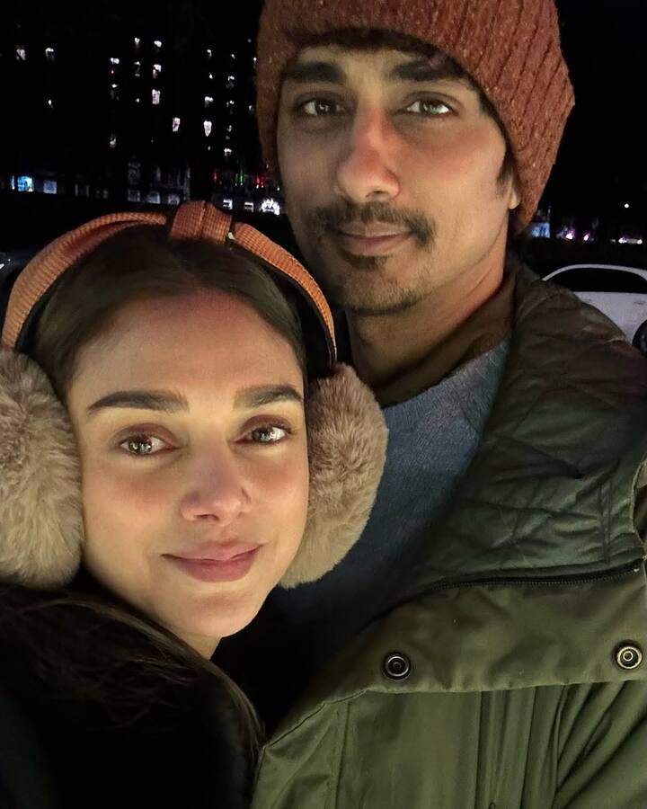 अदिति ने इन तस्वीरों के साथ सिद्धार्थ के लिए एक स्पेशल नोट भी लिखा है. एक्ट्रेस ने लिखा कि, 'मेरे पर्सनल यूनिकॉर्न को जन्मदिन की शुभकामनाएं. हमेशा के लिए मेरी हंसी, प्यार और मनोरंजन तुम ही हो.’