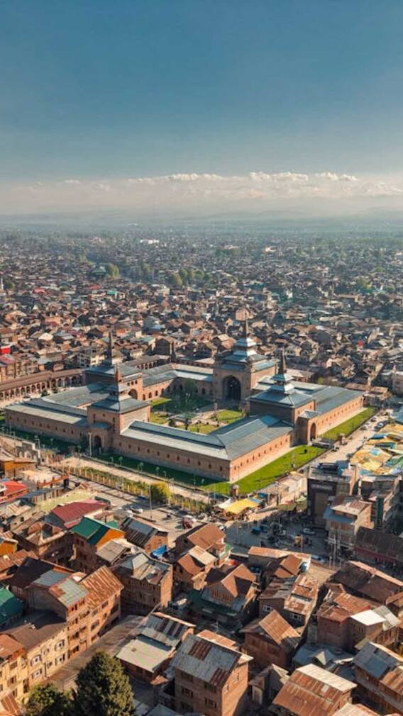 पाकिस्तान की सेना ने पहली बार कब किया था कश्मीर पर हमला?