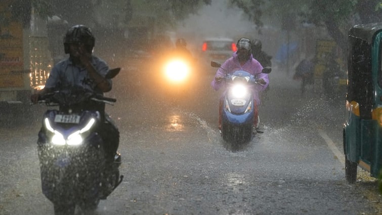 India Weather Update: Heavy Winds and Rain in 24 States, ajasthan Faces Heatwave at 45 Degrees કુદરતનો ડબલ એટેક! ૨૪ રાજ્યોમાં વાવાઝોડા-વરસાદનું એલર્ટ, યુપીમાં ૧૩નાં મોત, રાજસ્થાનમાં હીટવેવથી હાહાકાર