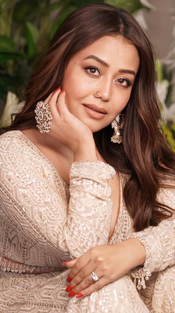 बड़ी बहन से रिश्ता तोड़ने के बाद नेहा कक्कड़ ने किया ये काम