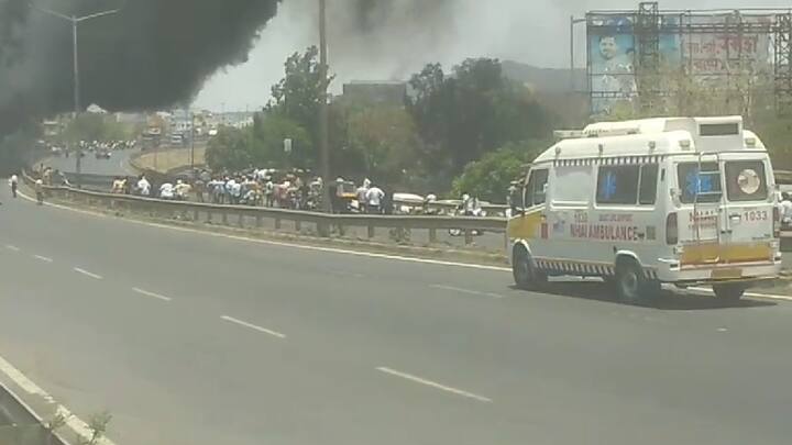 दरम्यान, सध्या राज्यात उन्हाचा कडाका वाढला असून दुपारच्या सुमारास वाहनेही तापत आहेत. त्यामुळे, या बसला आग उन्हामुळे इंजिन गरन होऊन लागली की नेमकं कशामुळे लागली हे अद्याप कळू शकलं नाही.