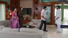 Brahmamudi April 17th Episode:కేజీఎఫ్ అమ్మపాటతో ఏడిపించేసిన అపర్ణ.. కేక్ కట్ చేయించి తల్లి బర్త్ డే సెలబ్రేట్ చేసిన రాజ్ - బ్రహ్మముడి సీరియల్ ఏప్రిల్ 17 ఎపిసోడ్ హైలెట్స్!