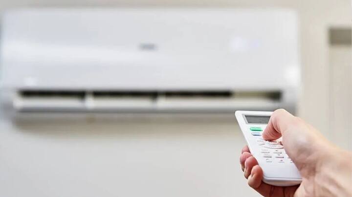 How To Switch Off AC Correctly: ਦੇਸ਼ ਵਿੱਚ ਗਰਮੀਆਂ ਦਾ ਦੌਰ ਸ਼ੁਰੂ ਹੋ ਗਿਆ ਹੈ। ਇਸ ਦੇ ਨਾਲ ਹੀ ਏਸੀ ਵੀ ਚਾਲੂ ਹੋ ਗਏ ਹਨ। ਅਪ੍ਰੈਲ, ਮਈ, ਜੂਨ ਤੇ ਜੁਲਾਈ ਵਿੱਚ ਖੂਬ ਏਸੀ ਚੱਲ਼ਣਗੇ ਤੇ ਬਿਜਲੀ ਦੇ ਬਿੱਲ ਵੀ ਮੋਟੇ ਆਉਣਗੇ।