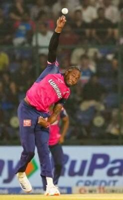 এখনও পর্যন্ত চলতি আইপিএলে সবচেয়ে বেশি ডট বল দিয়েছেন কে জানেন?