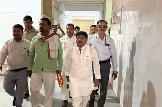 స్వాగతం పలకలేదని వికలాంగ డాక్టర్‌ను అడవికి బదిలీ చేయించాడు - ఇలాంటి మంత్రులు అవసరమా ?