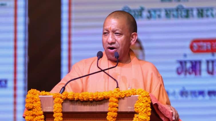 UP CM Yogi Order Campaign against unauthorized autos and e-rickshaws in all 75 districts ANN यूपी के सभी 75 जिलों में एक साथ चला अभियान, CM योगी के आदेश पर इन ई-रिक्शा वालों पर एक्शन
