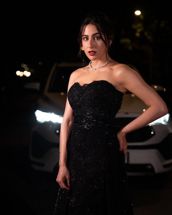 अब हाल ही में एक्ट्रेस ने ब्लैक गाउन में कुछ तस्वीरें शेयर की हैं. जो अपलोड होती ही वायरल होने लगी है.