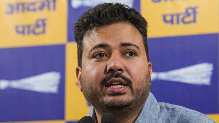 AAP Reaction On CBI raids Durgesh Pathak residence in Delhi ANN CBI रेड पर AAP नेता दुर्गेश पाठक की पहली प्रतिक्रिया, गुजरात चुनाव से जोड़ते हुए क्या कुछ कहा?
