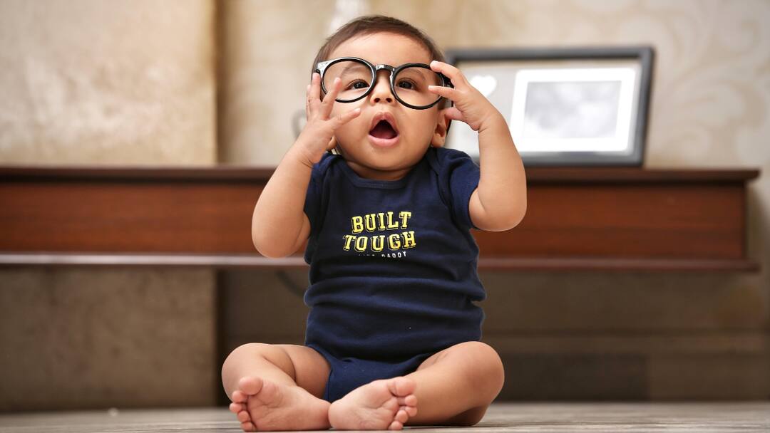 Recognising Early Warning Signs Of Eye Strain And Vision Issues In Infants: A Parent's Guide Recognising Early Warning Signs Of Eye Strain And Vision Issues In Infants A Parents Guide Recognising Early Warning Signs Of Eye Strain And Vision Issues In Infants: A Parent's Guide