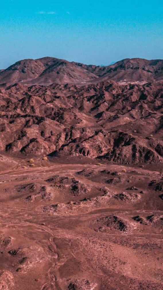 कहां है लहू का खेत, लाल रंग की क्यों है इसकी मिट्टी?