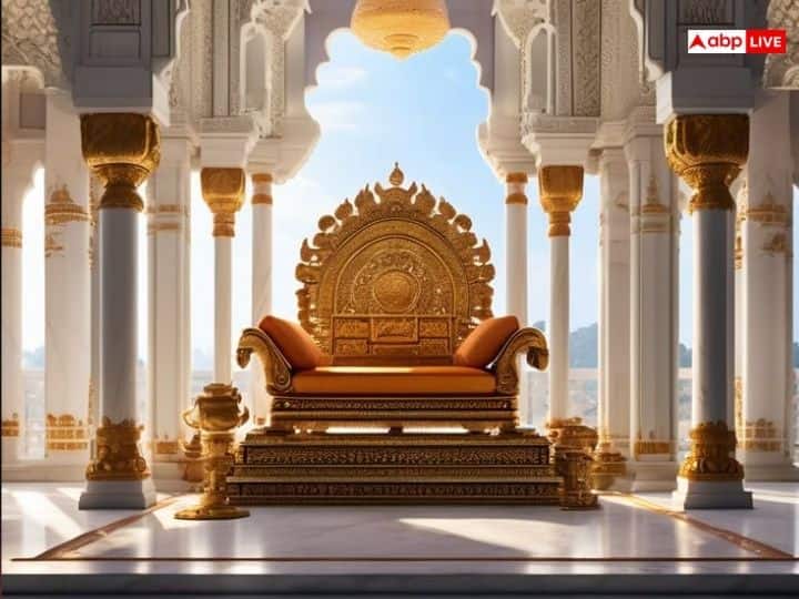 विक्रमादित्य का सिंहासन रहस्यमयी था. कहा जाता है कि सिंहासन बत्तीसी में लगी 32 पुतलियां सजीव होकर न्याय देने में विक्रमादित्य की मदद करती थी. विक्रमादित्य का राज समाप्त होने के बाद सिंहासन भी गायब हो गया.