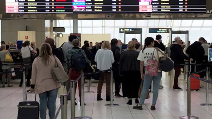 यह पूरी तरह से पेपरलेस सिस्टम पर बेस्ड है. आपको एयरपोर्ट पर एंट्री, सिक्योरिटी चेकिंग, एयरक्राफ्ट में बोर्डिंग और लगेज ड्रॉप तक सिर्फ चेहरा दिखाने की जरूरत होगी है. इसके अलावा आपको और कोई भी फिजिकल डॉक्यूमेंट नहीं दिखाना होगा.