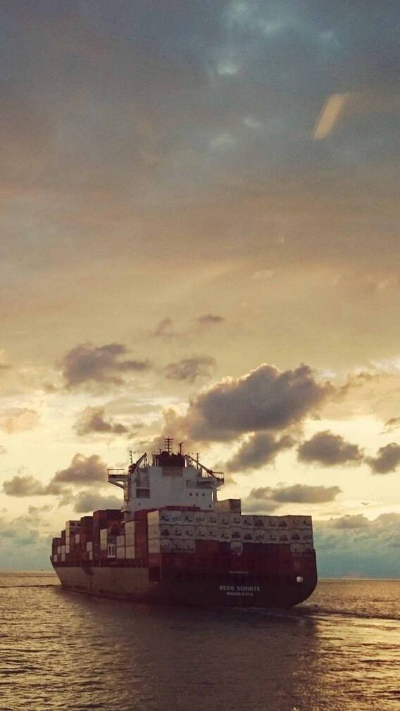 पानी के जहाज में कितने लीटर का टैंक होता है