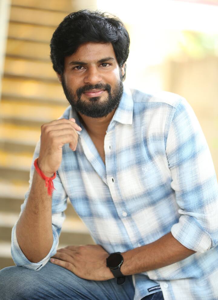 ఇండస్ట్రీలో పెద్దల సపోర్ట్ గురించి ఉదయ్ రాజ్ మాట్లాడుతూ... ''విశ్వక్ సేన్ గారు పోస్టర్ లాంచ్, నితిన్ గారు టీజర్, వీవీ వినాయక్ గారు ట్రైలర్ విడుదల చేశారు. వినాయక్ గారిని కలిసినప్పుడు నా గురించి ఆయన చెప్పిన మాటలు ఎంతో ఆనందాన్ని ఇచ్చాయి. హీరో అని కాదు... ఎలాంటి క్యారెక్టర్లు చేయడానికి అయినా నేను రెడీ'' అని అన్నారు.