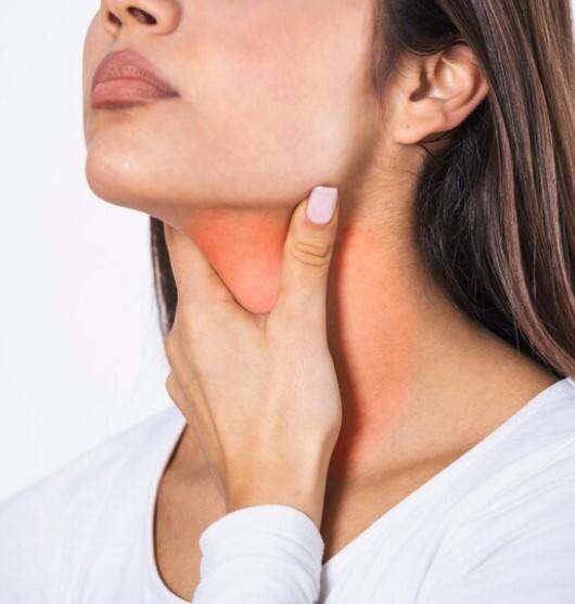 ਇਸ ਤੋਂ ਇਲਾਵਾ, ਜੇਕਰ ਗਰਦਨ ’ਚ ਗੰਢ ਮਹਿਸੂਸ ਹੁੰਦੀ ਹੈ, ਤਾਂ ਇਹ ਇਕ ਗੰਭੀਰ ਸਥਿਤੀ ਵੀ ਹੋ ਸਕਦੀ ਹੈ, ਜਿਸਦੀ ਡਾਕਟਰ ਦੁਆਰਾ ਜਾਂਚ ਕਰਵਾਉਣੀ ਚਾਹੀਦੀ ਹੈ।