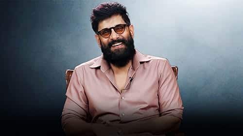 There are many big stars like Thalapati Vijay, Rajinikanth and Allu Arjun in South cinema, which Hindi audience also likes very much. But the star we are going to talk about at the moment had reached the Hindi audience two decades ago.