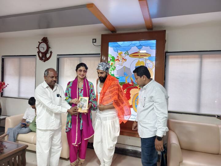 शिल्पा शेट्टी नेहमी धार्मिक स्थळांना भेटी देताना दिसली आहे.