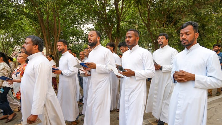 In Prayagraj, Christians gathered at the Triveni Sangam for prayers. These processions are marked by silent reflection, and participants often carry crosses and chant hymns. Churches are covered with black cloths, and statues are veiled to symbolise mourning. (Image Source: PTI)