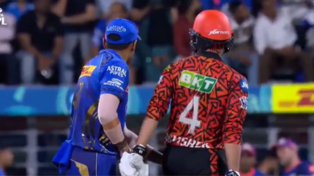 Suryakumar yadav: என்னடா பண்றீங்க? அபிஷேக்கின் பேண்டுக்குள் கைவிட்ட சூர்யகுமார் யாதவ் - வீடியோ வைரல்