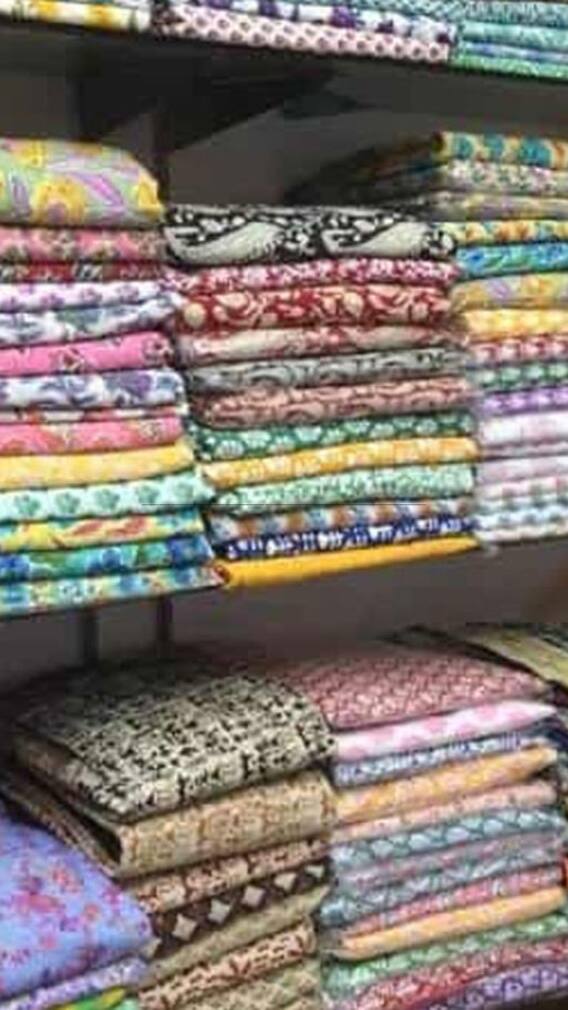 दिल्ली की ये मार्केट्स हैं समर शॉपिंग की जान, बिना सिले कपड़ों की भरमार है यहां!