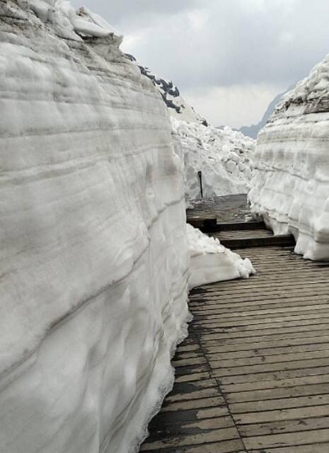 ਉਨ੍ਹਾਂ ਦੱਸਿਆ ਕਿ ਭਾਰਤੀ ਫੌਜ ਦੇ ਜਵਾਨਾਂ ਦੇ ਦਲ ਵਿੱਚ 25 ਜਵਾਨ ਸ਼ਾਮਲ ਹਨ, ਜੋ ਗੋਬਿੰਦ ਘਾਟ ਪੁੱਜ ਗਏ ਹਨ ਤੇ ਅੱਜ 13 ਕਿਲੋਮੀਟਰ ਦੂਰ ਗੁਰਦੁਆਰਾ ਗੋਵਿੰਦ ਧਾਮ ਪੁੱਜਣਗੇ। ਜਿੱਥੇ ਇੱਕ ਦਿਨ ਰੁਕ ਕੇ ਉਹ ਸਰੀਰ ਨੂੰ ਵਾਤਾਵਰਨ ਦੇ ਅਨੁਕੂਲ ਕਰਨਗੇ।