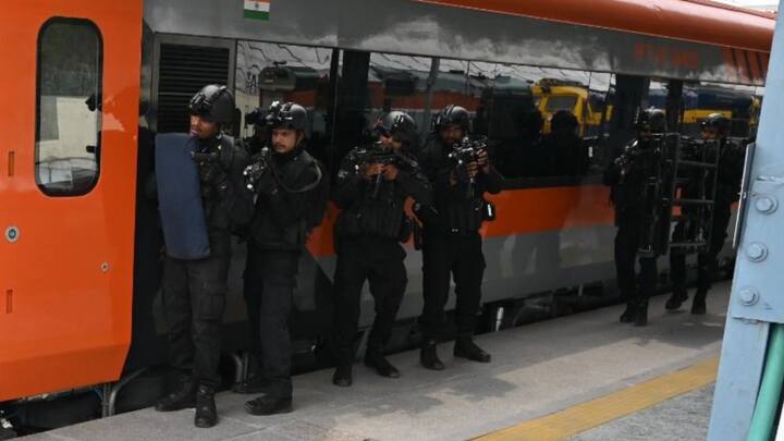 सुरक्षा एजेंसियों की तरफ से यह सुनिश्चित किया जा रहा है कि किसी भी आकस्मिक हमले की स्थिति में प्राथमिक प्रतिक्रियाएं तीव्र और सटीक हों.