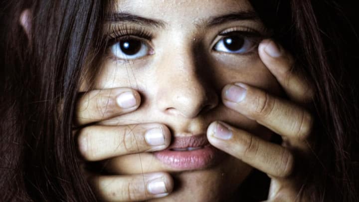 डिजिटल रेप के मामले में अगर आपको लग रहा है कि इसका मतलब ऑनलाइन पॉर्न देखना या फिर महिला के खिलाफ किसी तरह के ऑनलाइन अपराध से है.