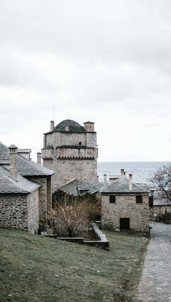 इस शख्स ने जिंदगीभर नहीं देखी कोई औरत