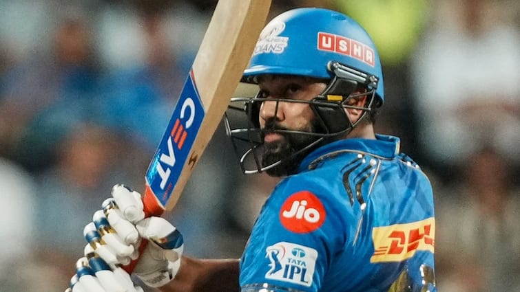 IPL 2025 MI vs CSK Rohit Sharma created history gave a befitting reply to critics MI vs CSK, IPL 2025: रोहित शर्मा के बल्ले ने उगली आग, रच दिया इतिहास, आलोचकों को दिया मुंहतोड़ जबाब