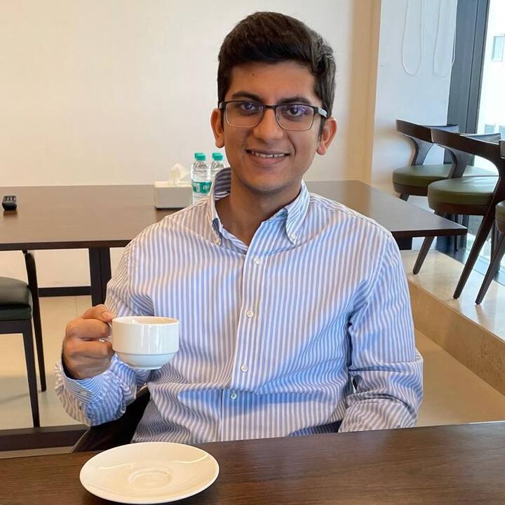 संभव जैन और हर्षिता ने आईआईटी दिल्ली में एक साथ पढ़ाई की है. दोनों ने मिलकर कुछ दिनों पहले एक स्टार्टअप शुरू किया था.