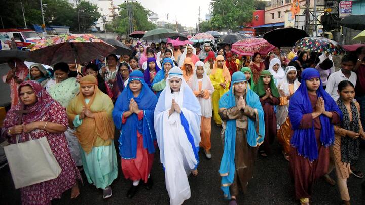 As a way to portray the suffering and sacrifice of Jesus Christ, some participants dress as Roman soldiers or Jesus Christ to act out the crucifixion and its events. Christians also engage in almsgiving and charity, praying for liberation from suffering and agony. (Image Source: PTI)