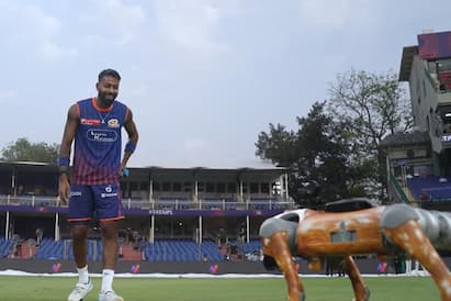 IPL 2025: हार्दिक पांडेया-धोनी संग ग्राउंड पर मस्ती करता दिखा रोबोटिक डॉग, क्या है ये नई टेक्नोलॉजी, जानिए