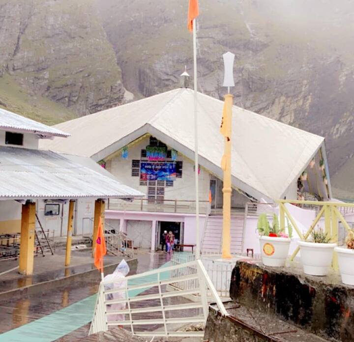 ਉਨ੍ਹਾਂ ਦੱਸਿਆ ਕਿ ਮੁੱਖ ਮੰਤਰੀ ਵੱਲੋਂ ਇਸ ਯਾਤਰਾ ਲਈ ਲੋੜੀਂਦੀਆਂ ਸਹੂਲਤਾਂ ਤੇ ਹੋਰ ਪ੍ਰਬੰਧ ਕਰਨ ਵਾਸਤੇ ਵੀ ਭਰੋਸਾ ਦਿੱਤਾ ਗਿਆ ਹੈ। ਇਸ ਦੌਰਾਨ ਉਹ ਉੱਤਰਾਖੰਡ ਦੇ ਰਾਜਪਾਲ ਲੈਫਟੀਨੈਂਟ ਗਵਰਨਰ (ਸੇਵਾ ਮੁਕਤ) ਗੁਰਮੀਤ ਸਿੰਘ ਨਾਲ ਮੁਲਾਕਾਤ ਕਰਕੇ ਆਏ ਹਨ ਅਤੇ ਉਨ੍ਹਾਂ ਨੂੰ 22 ਮਈ ਨੂੰ ਯਾਤਰਾ ਦੀ ਸ਼ੁਰੂਆਤ ਵੇਲੇ ਸਮਾਗਮ ਵਿੱਚ ਸ਼ਾਮਲ ਹੋਣ ਦਾ ਸੱਦਾ ਦਿੱਤਾ ਹੈ।