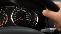 Car Safety: একটা জলের বোতলই গাড়িতে ধরাতে পারে আগুন ! এই ভুল আপনিও করছেন না তো ?