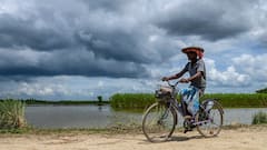 West Bengal Weather: বছরের শুরুতেই দুর্যোগের পূর্বাভাস, বৈশাখে বঙ্গজুড়ে বৃষ্টির ভ্রুকুটি