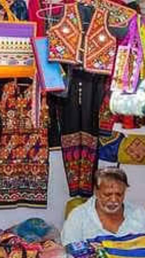 जयपुर के इस मेले में मिल रहे हैं खास गर्मियों के कपड़े और यूनिक हैंडीक्राफ्ट