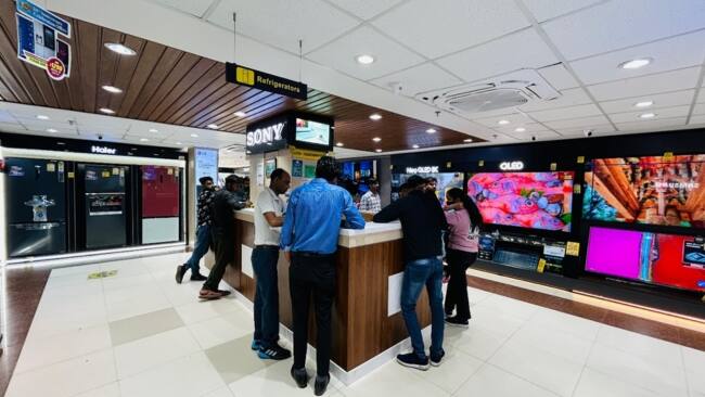 गर्मी के बढ़ते तापमान के बीच बढ़ी एयर कंडीशनर की मांग, आदित्य विज़न स्टोर्स पर आकर्षक ऑफर्स की धूम