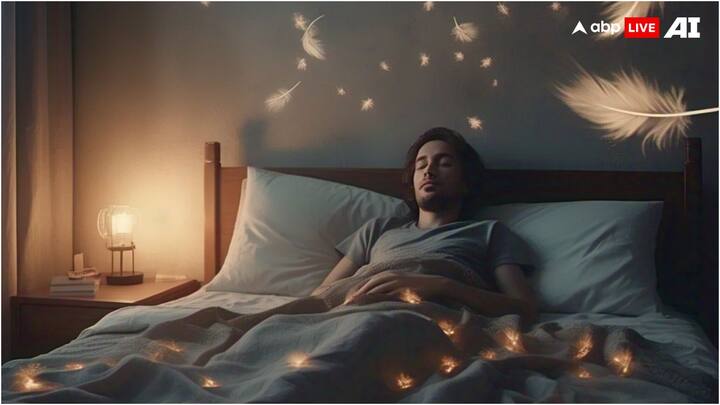 वैज्ञानिकों का कहना है कि सपनों की दुनिया में हमारा दिमाग काफी सक्रिय होता है, जो कई तरह की कल्पनाएं करता है. जब हम सोकर उठते हैं तो हम दूसरी चीजों में लग जाते हैं, जैसे हमारे आसपास क्या है, मोबाइल पर किसके मैसेज आए और उठकर क्या करना है.