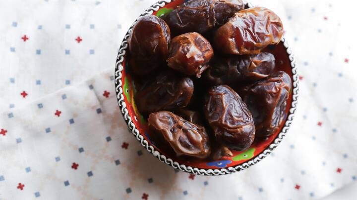 1. Nutritional Benefits: Dates are a good source of nutrients like carbohydrate, calcium, potassium, iron, folate, B vitamins  etcetera. These nutrients are found to be beneficial during pregnancy. For example, iron helps in preventing anaemia, folate prevents neurological defects in the baby and so on. (Image Source: Canva)